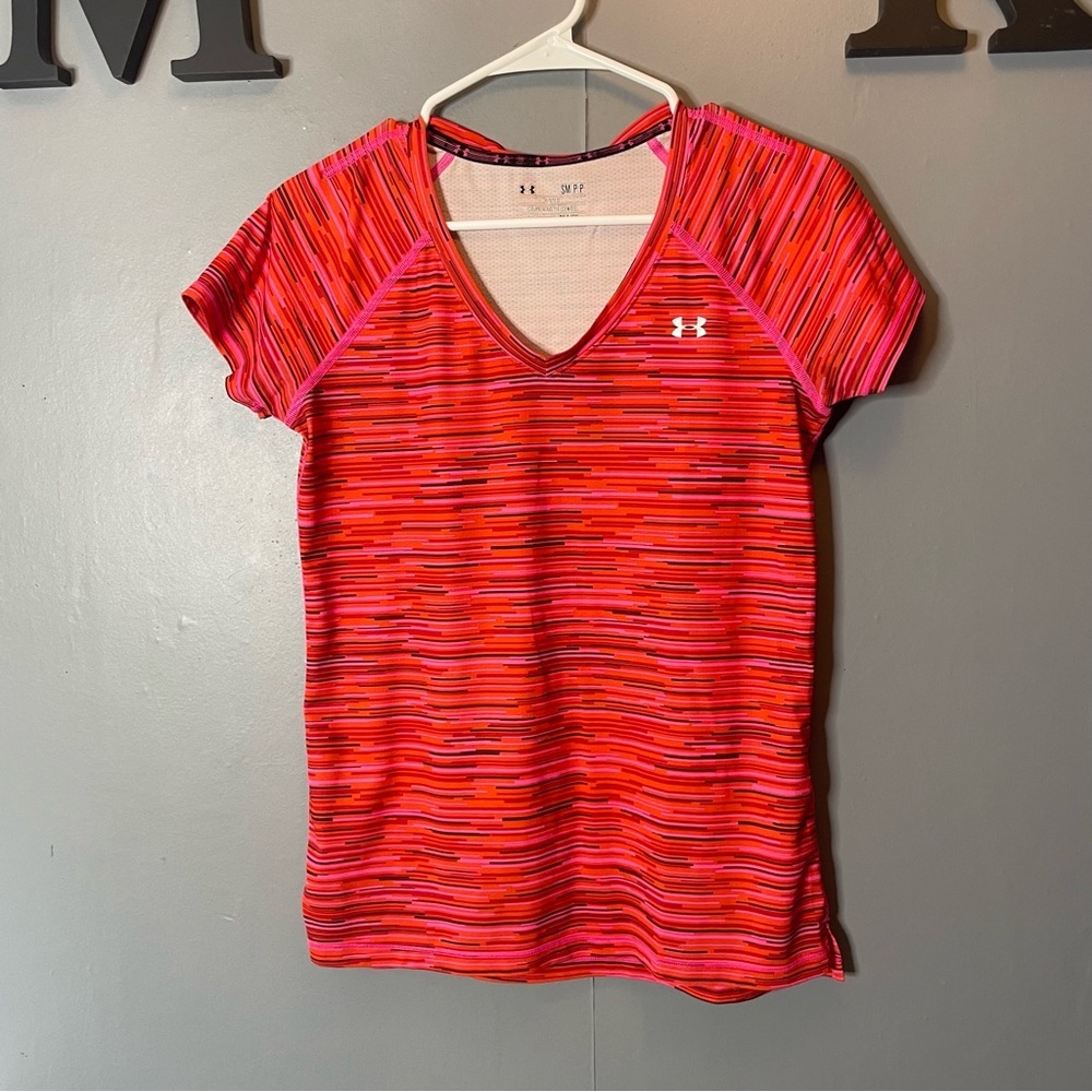 Under Armour Women's Red Striped VNeck short sleeve tshirt‎ size small